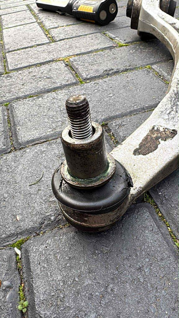 New arms- well, one today at least 🤭 Chips & Scuffs Auto Cosmetics